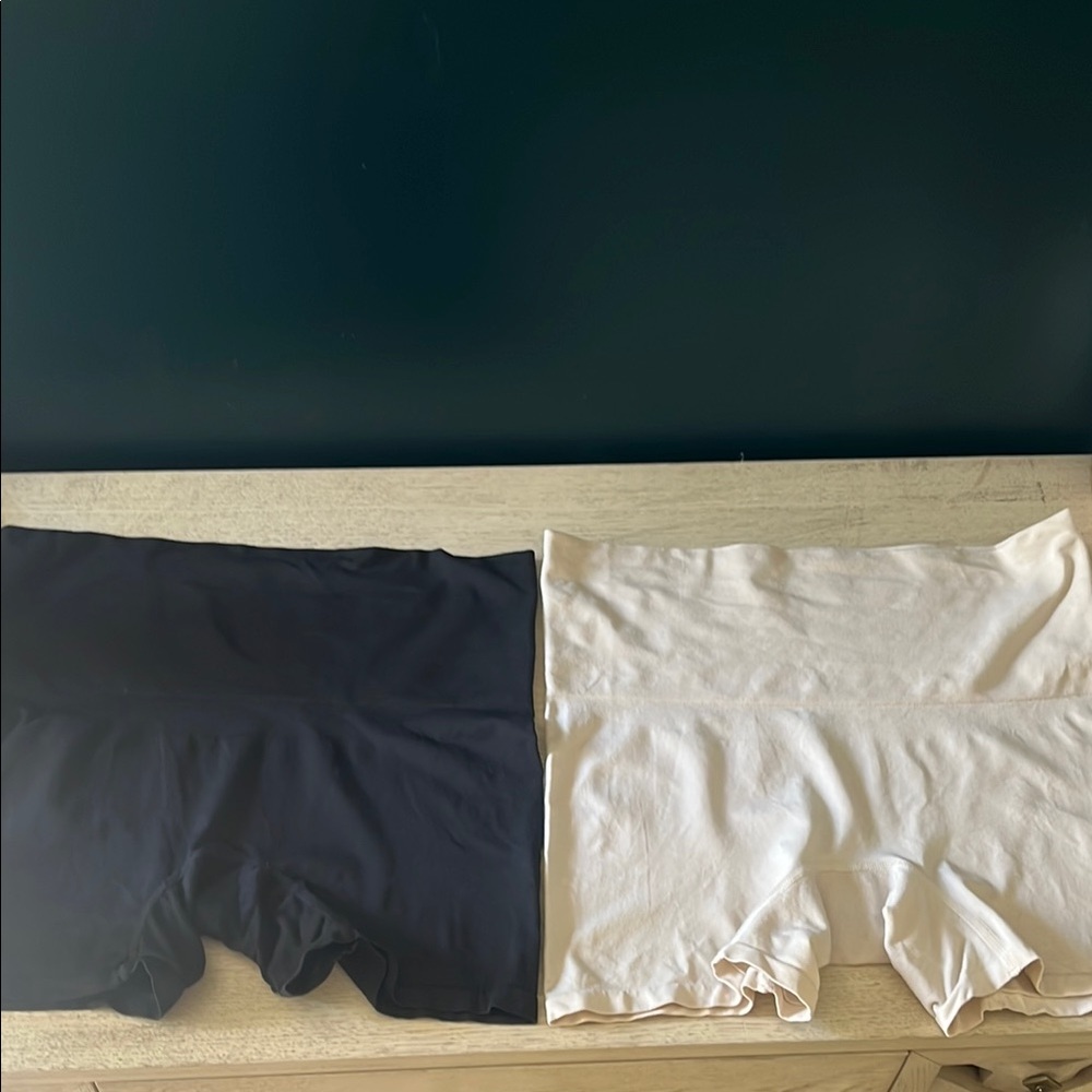 Black and Cream Seamless Shapewear